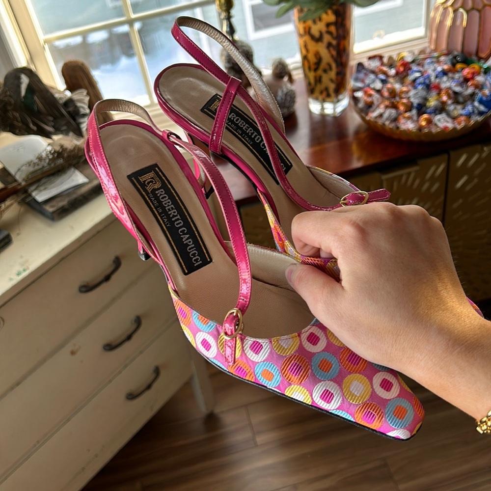 Roberto Capucci pink heels